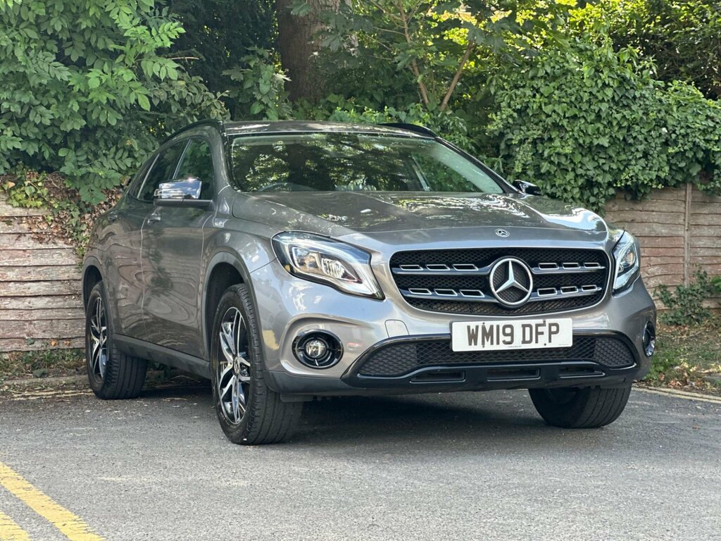 Mercedes-Benz GLA Class 1.6 Gla180 Urban Edition 7G-dct Euro 6 Ss WM19DFP Grey #4