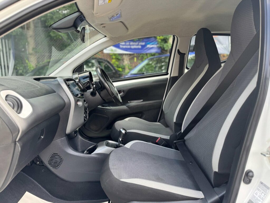 Toyota Aygo 1.0 Vvt-i X-trend 5-Dr White #27