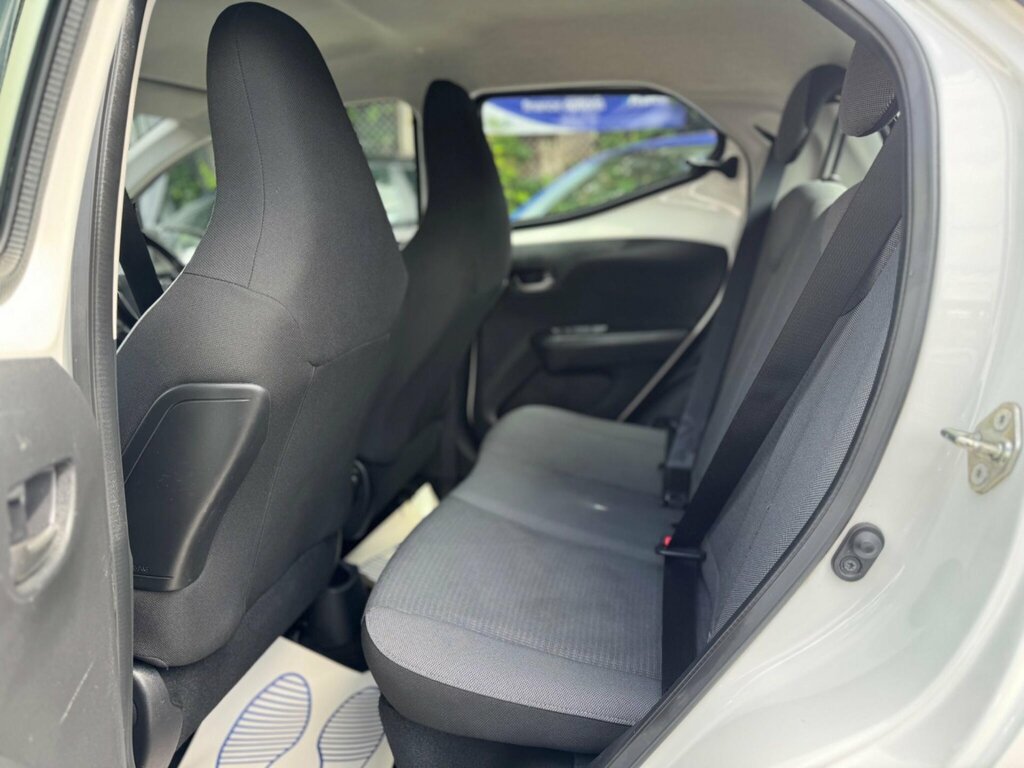 Toyota Aygo 1.0 Vvt-i X-trend 5-Dr White #14