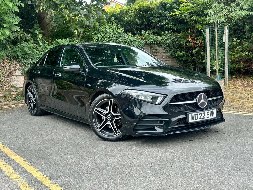 Mercedes-Benz A Class 1.3 A180 Amg Line Edition Premium 7G-dct Euro 6 WD22EWM Black #4