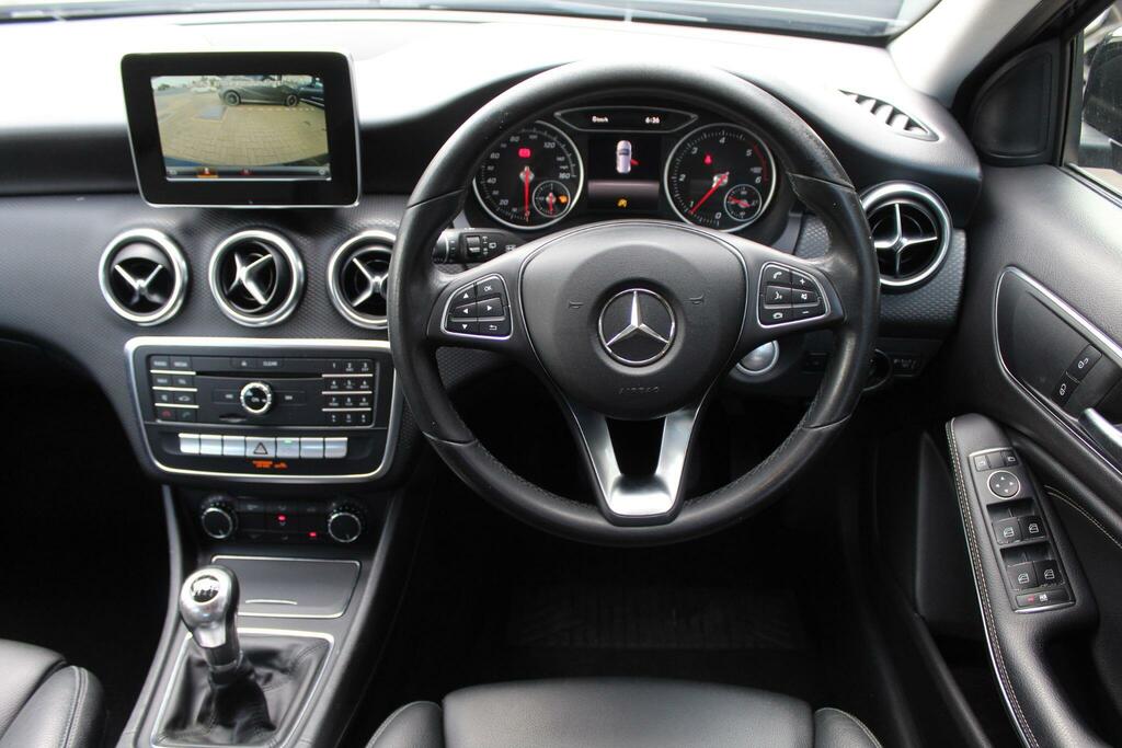 Mercedes-Benz A Class Se Black #3