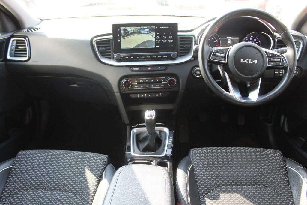 Kia Xceed Suv Silver #3