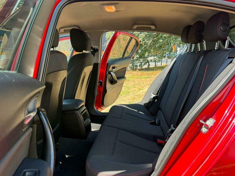 BMW 1 Series Hatchback Black #18