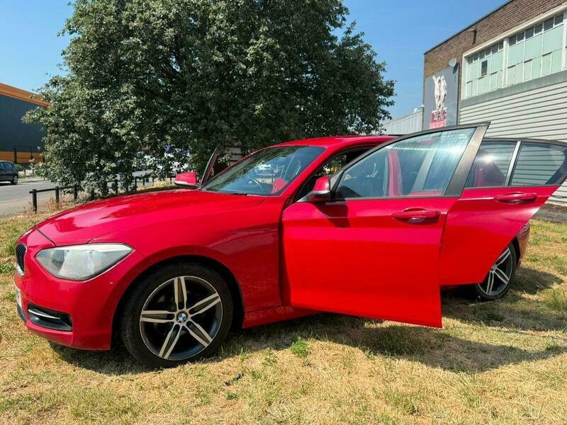 BMW 1 Series Hatchback Black #33