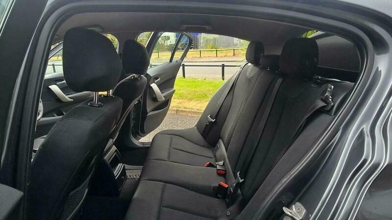 Peugeot 5008 Hatchback Green #18