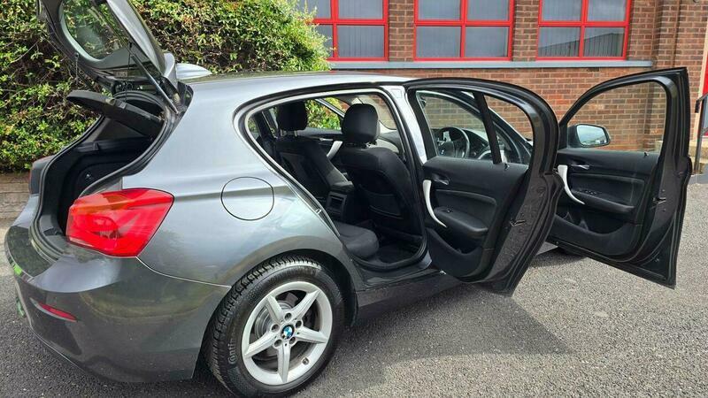 Peugeot 5008 Hatchback Green #25