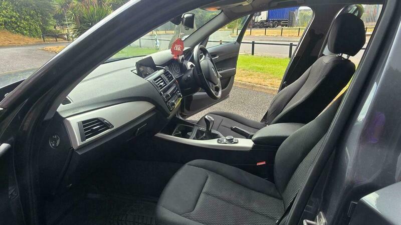 Peugeot 5008 Hatchback Green #19