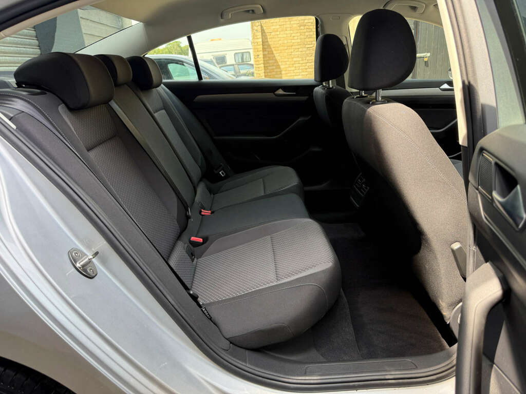 Volkswagen Passat 2.0 Passat S Tdi Silver