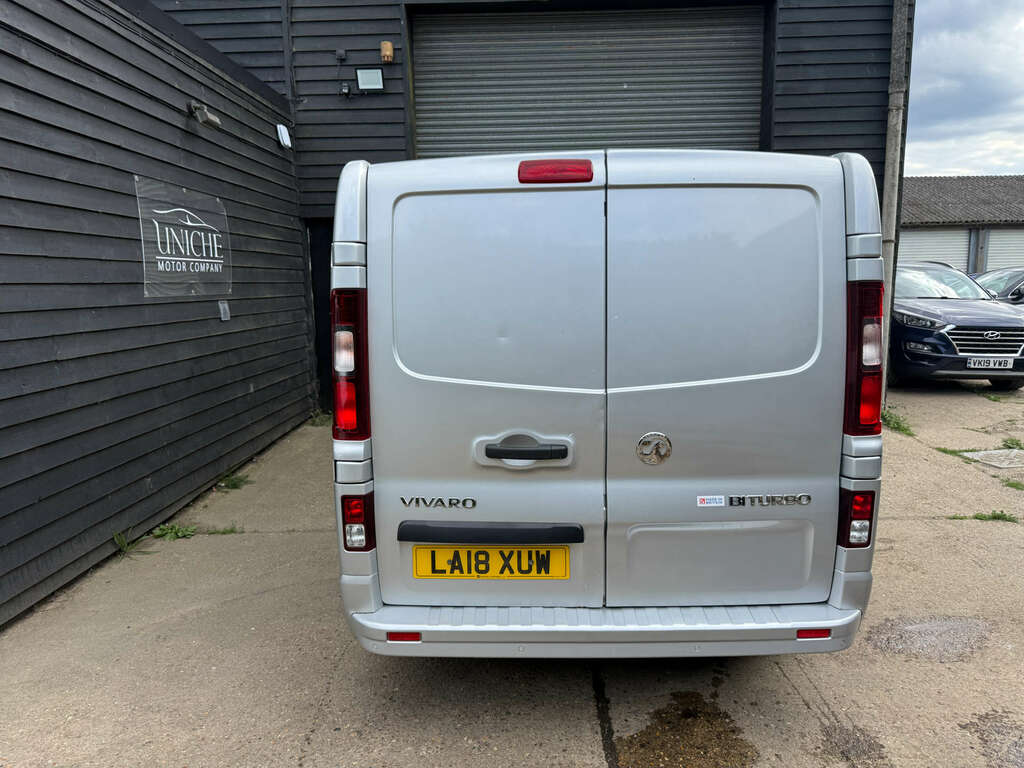 Vauxhall Vivaro 1.6 Vivaro 2900 Le Nav Cdti Bt Ss LA18XUW Silver #2