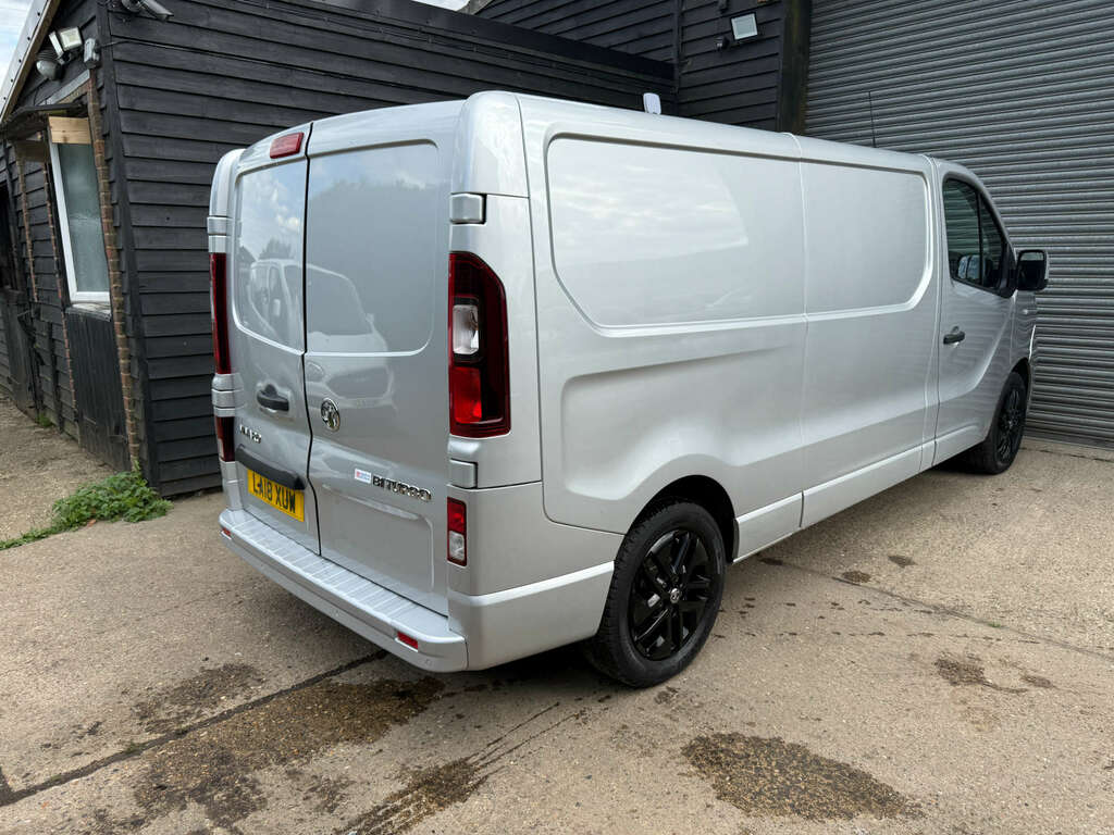 Vauxhall Vivaro 1.6 Vivaro 2900 Le Nav Cdti Bt Ss LA18XUW Silver #3