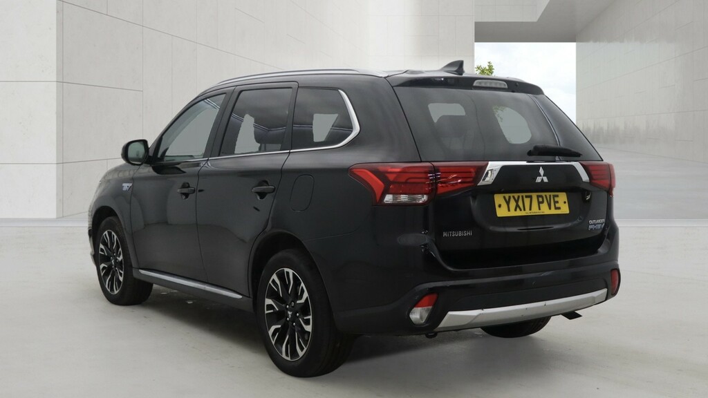 Mitsubishi Outlander 2.0 H 12Kwh 4H Black #4
