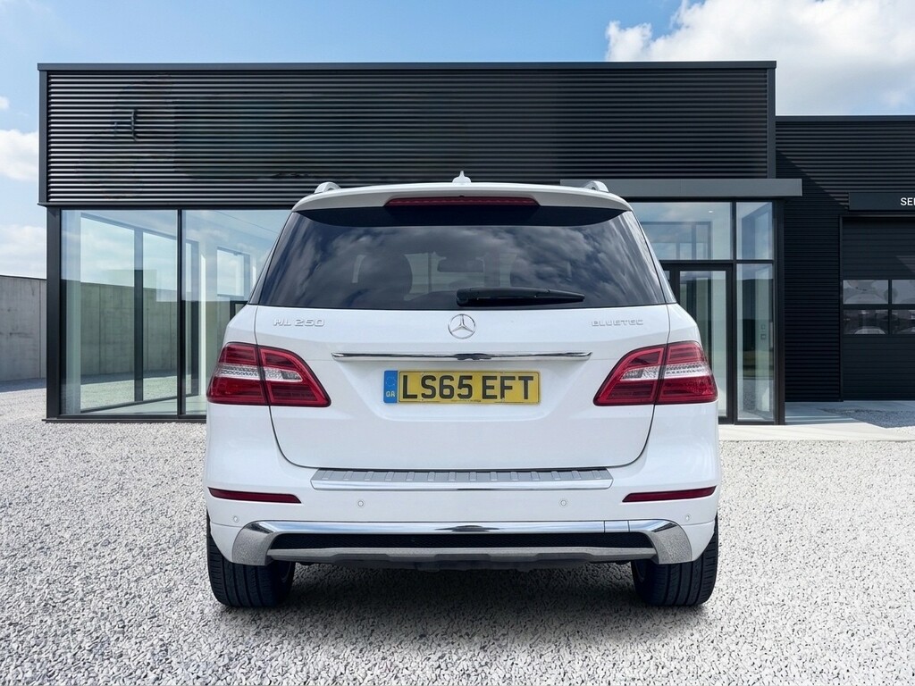 Mercedes-Benz M Class 2.1 Ml250 Bluetec Amg Line White #4