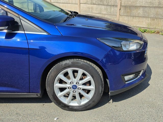 Ford Focus 1.0T Ecoboost Titanium Hatchback E ST17EZJ Blue #4