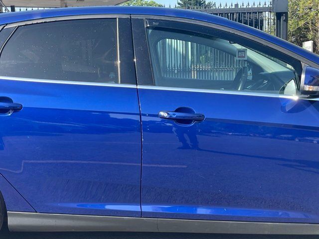 Ford Focus 1.0T Ecoboost Titanium Hatchback E ST17EZJ Blue #5
