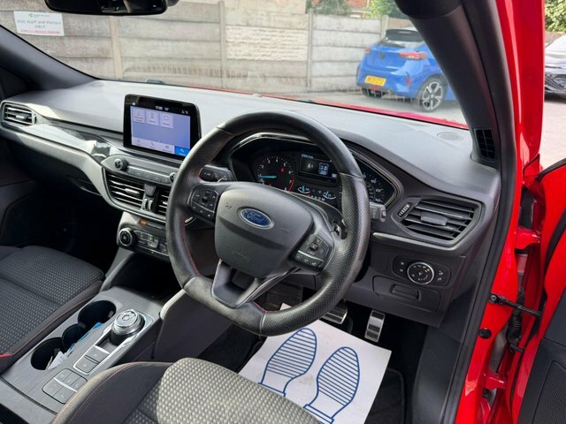 Ford Focus 1.0T Ecoboost St-line Hatchback Eu YA69GWO Red #2