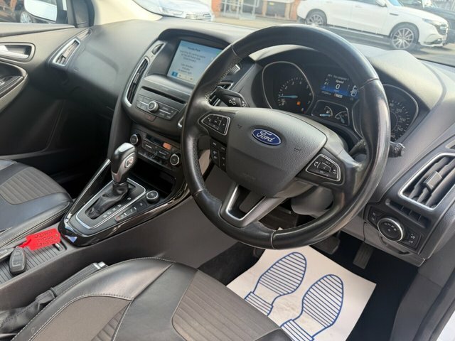 Ford Focus 1.0T Ecoboost Titanium X Hatchback White #2