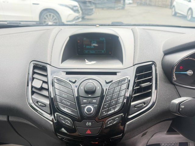 Ford Fiesta 1.5L 1.5 Tdci Zetec Euro 5 Black #37