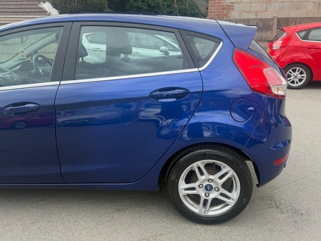 Ford Fiesta 1.5L 1.5 Tdci Zetec Euro 5 Black #25