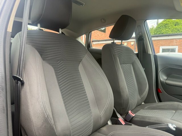 Ford Fiesta 1.5L 1.5 Tdci Zetec Euro 5 Black #49
