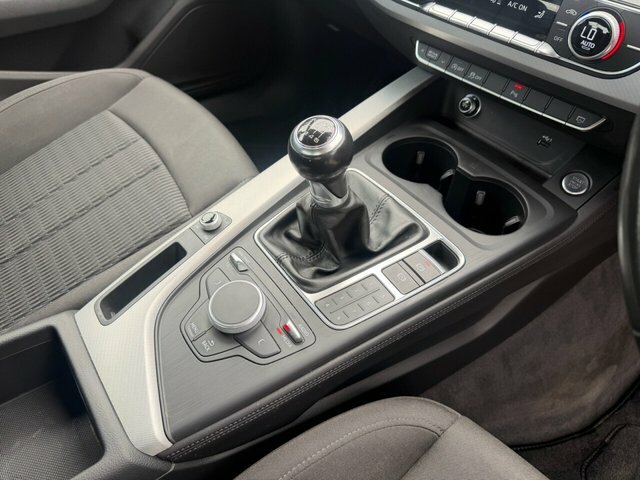 Audi A4 2.0 Tdi Ultra Sport Estate S Tronic Eur White #40
