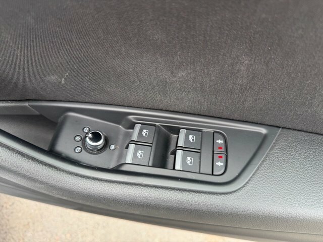 Audi A4 2.0 Tdi Ultra Sport Estate S Tronic Eur White #23