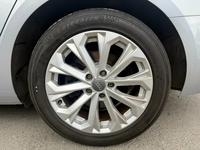 Audi A4 2.0 Tdi Ultra Sport Estate S Tronic Eur White #16