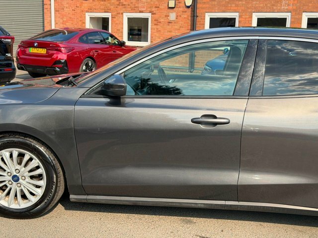 Ford Focus 1.0T Ecoboost Titanium Hatchback E LT19FVL Grey #5