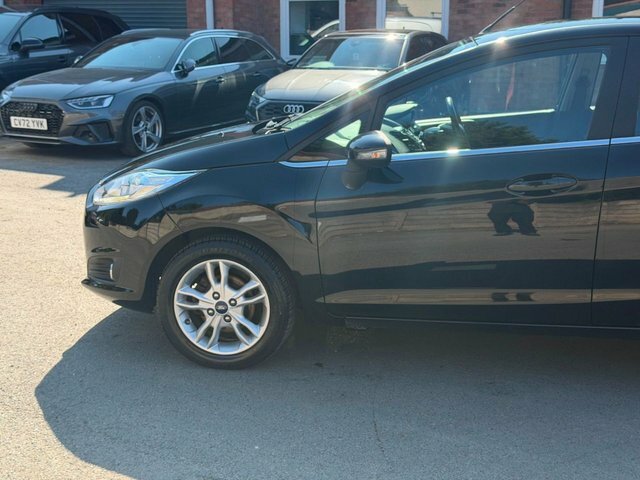 Ford Fiesta 1.0T Ecoboost Zetec Bo Play Series Euro 6 S S Brown #24