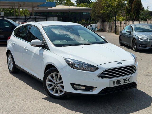 Ford Focus 1.0T Ecoboost Titanium Hatchback E MW16OSX White #4