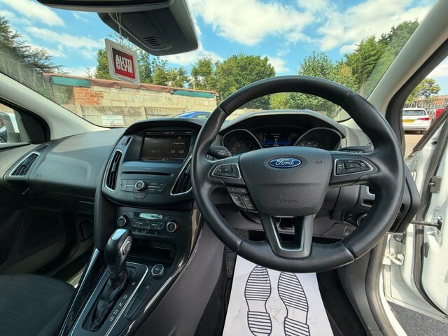 Ford Focus 1.0T Ecoboost Titanium Hatchback E MW16OSX White #2