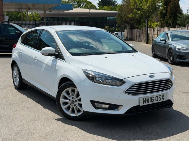 Ford Focus 1.0T Ecoboost Titanium Hatchback E White