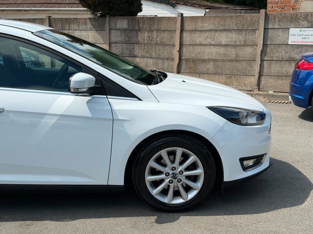 Ford Focus 1.0T Ecoboost Titanium Hatchback E MW16OSX White #5