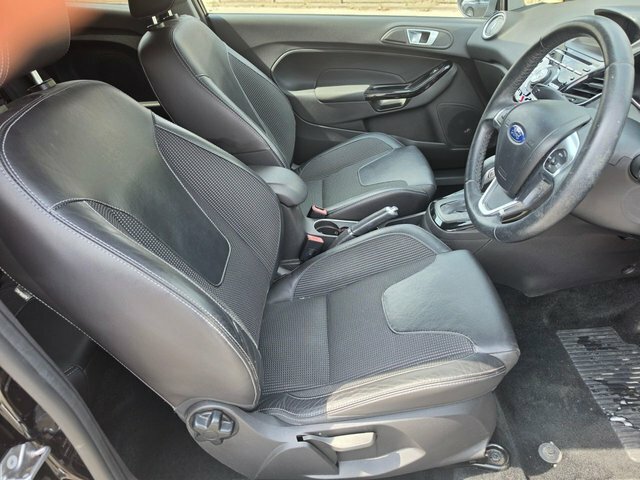 Ford Fiesta 1.0 Ecoboost Zetec Red #31