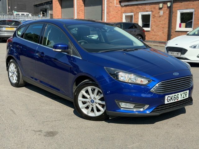 Ford Focus 1.0T Ecoboost Titanium Hatchback E Blue