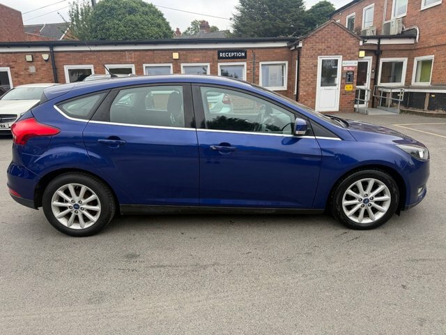 Ford Focus Blue #12