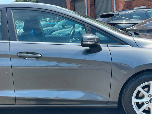 Ford Fiesta Hatchback Grey #4