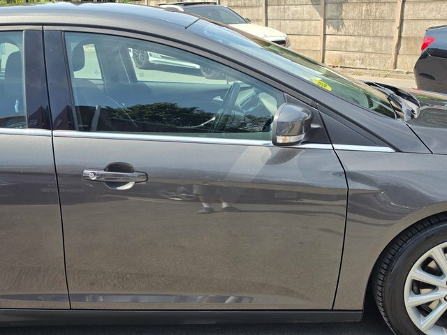 Ford Focus 1.0T Ecoboost Titanium Hatchback E LL66CMZ Grey #5