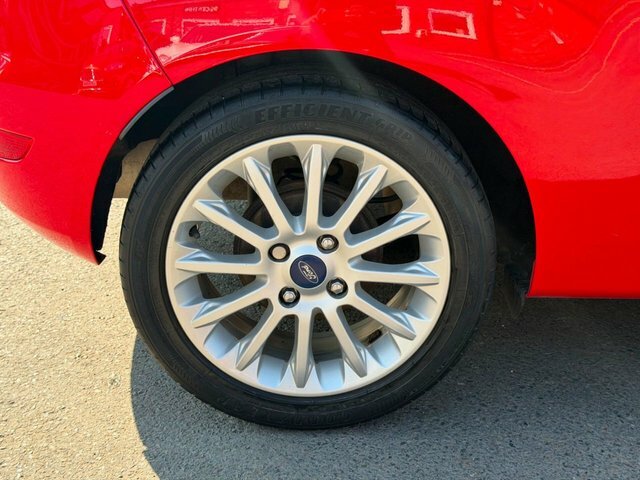 Ford Fiesta Hatchback Style 2013 Red #55