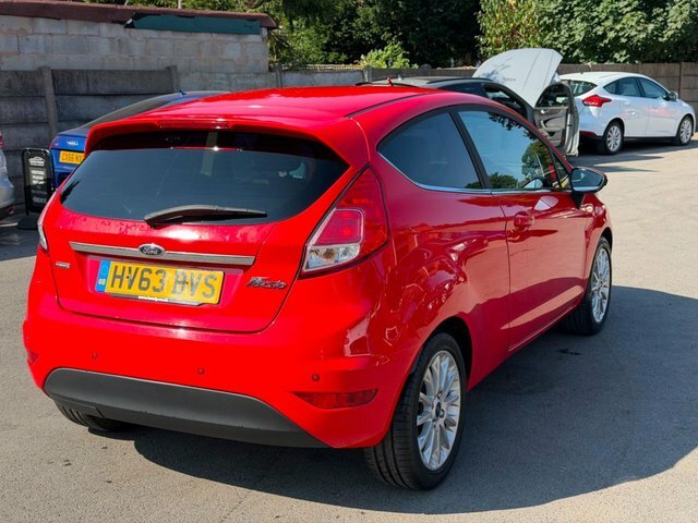 Ford Fiesta Hatchback Style 2013 Red #8