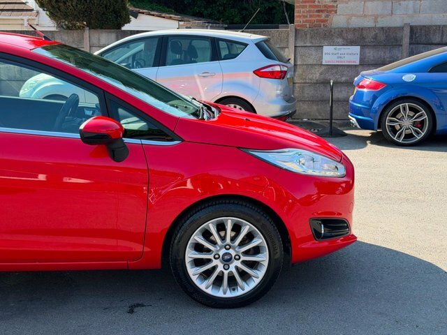 Ford Fiesta Hatchback Style 2013 Red #4