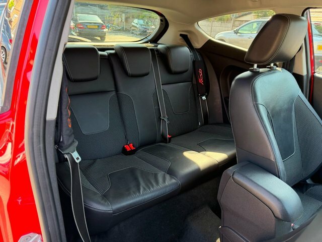 Ford Fiesta Hatchback Style 2013 Red #52