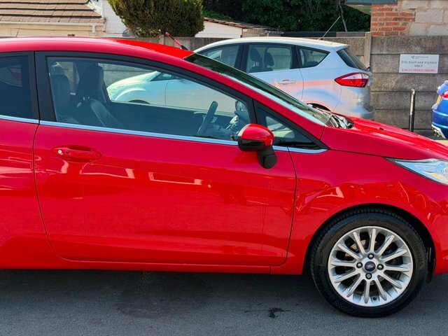 Ford Fiesta Hatchback Style 2013 Red #5