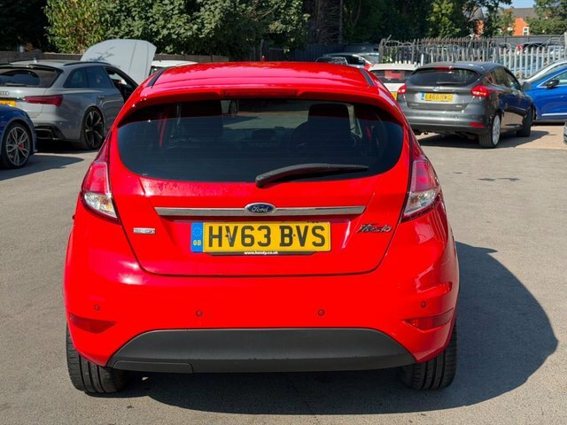 Ford Fiesta Hatchback Style 2013 Red #10