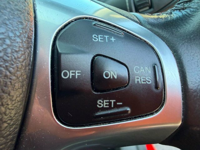 Ford Fiesta Hatchback Style 2013 Red #35