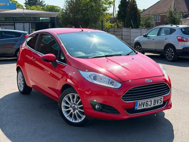 Ford Fiesta Hatchback Style 2013 Red #1