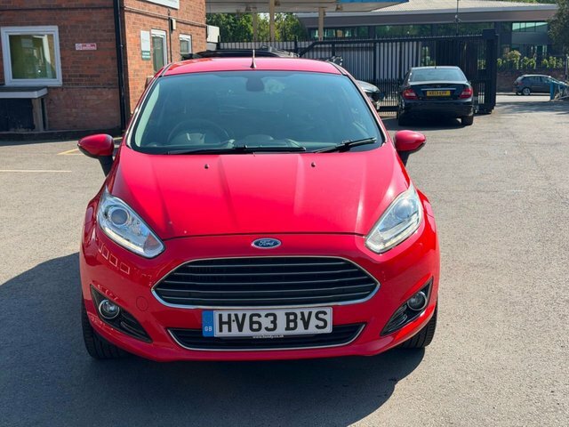 Ford Fiesta Hatchback Style 2013 Red #25