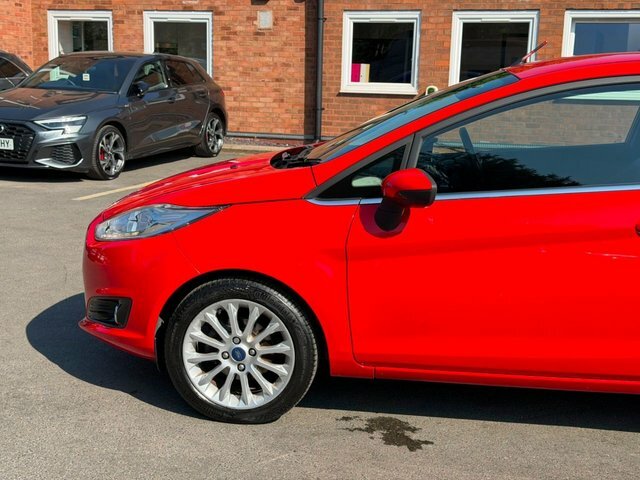 Ford Fiesta Hatchback Style 2013 Red #21