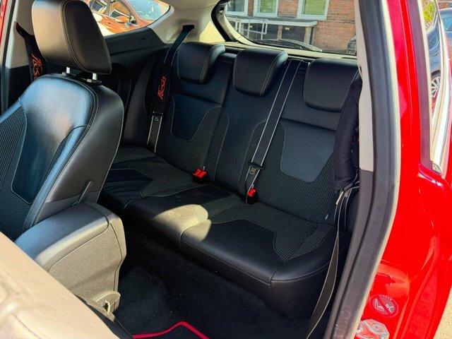 Ford Fiesta Hatchback Style 2013 Red #49