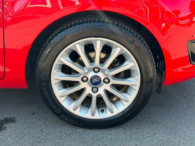Ford Fiesta Hatchback Style 2013 Red #57
