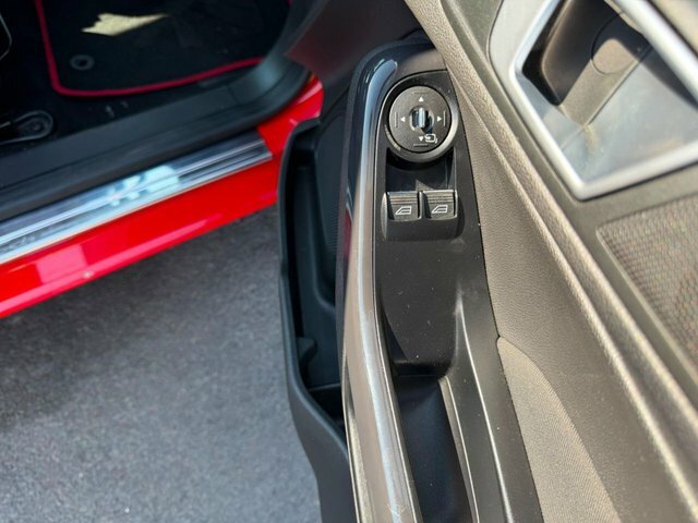 Ford Fiesta Hatchback Style 2013 Red #26